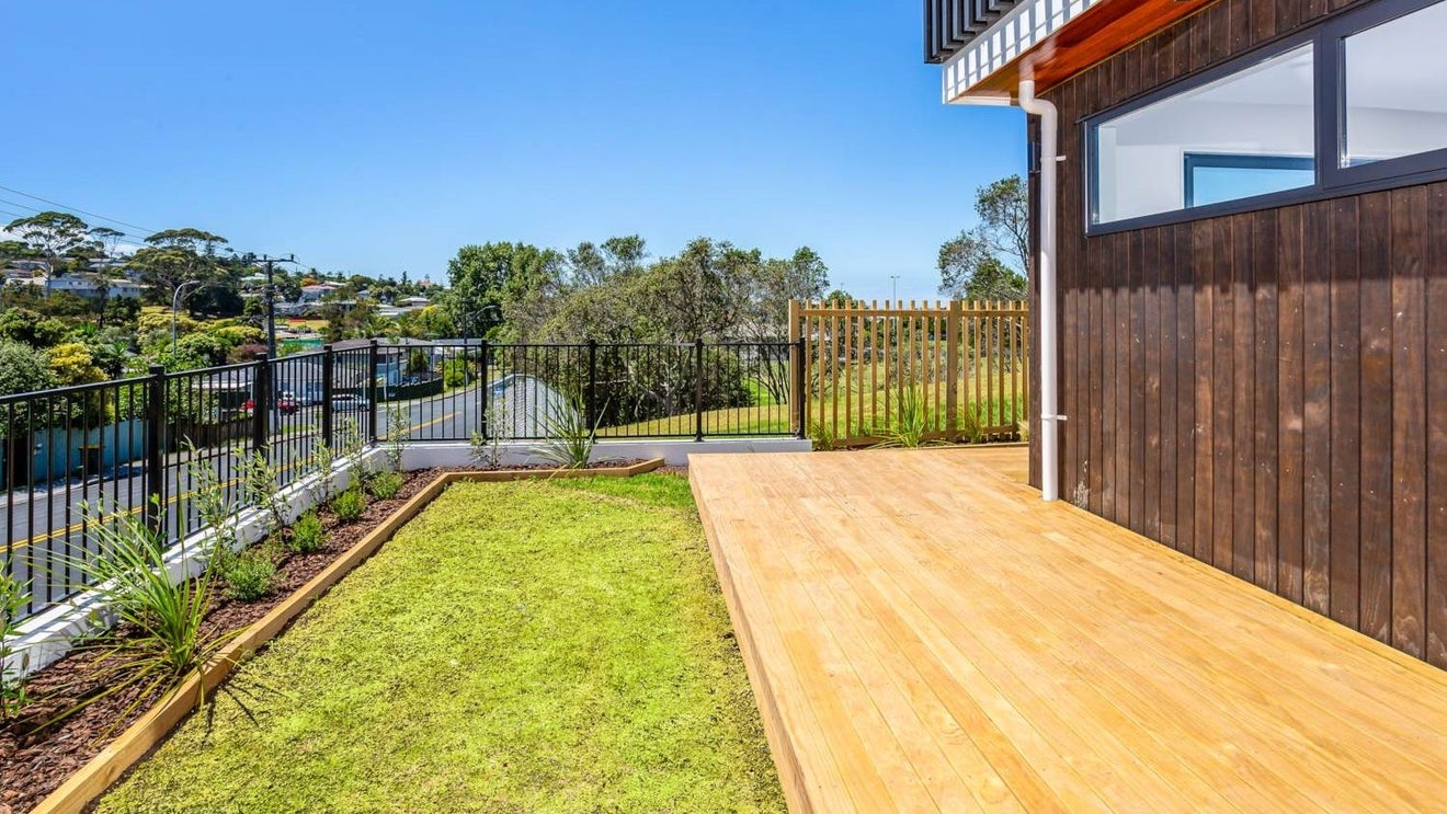 109B Archers Road, Hillcrest, Auckland - Carousel 1
