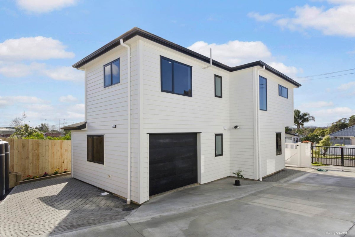 15C Windermere Crescent, Blockhouse Bay, Auckland - Carousel 1