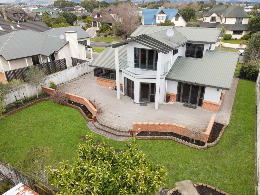 27 Kilkenny Place, Fitzherbert, Palmerston North - Carousel 2