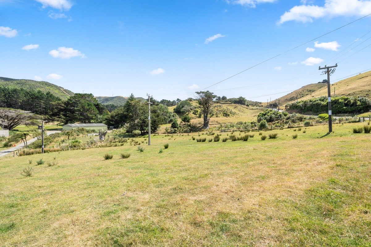 340 South Makara Road, Makara, Wellington - Carousel 1
