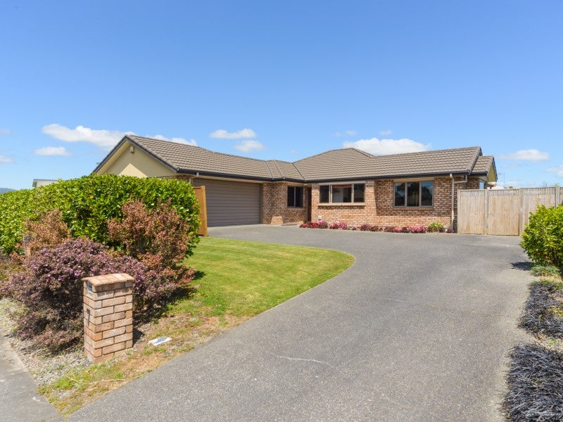 7 Silkwood Place, Fitzherbert, Palmerston North - Carousel 1