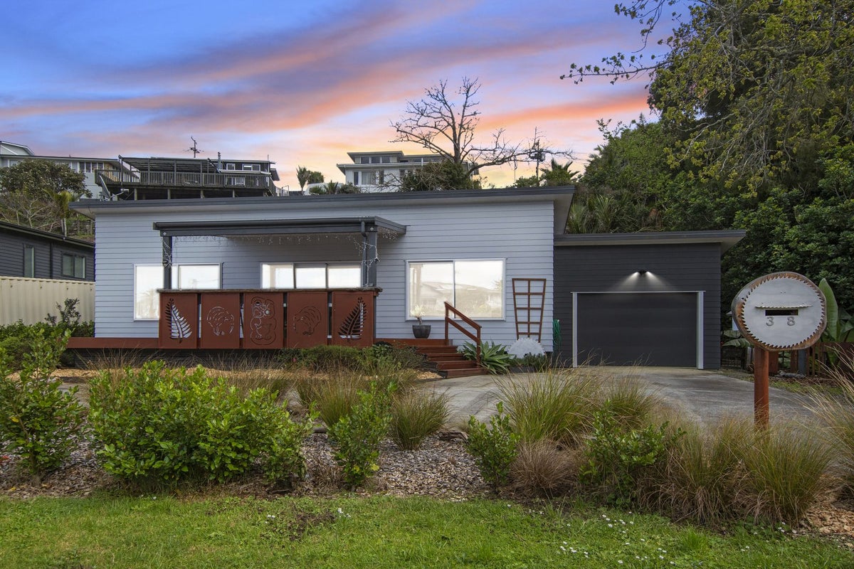 38 Whangarei Heads Road, Onerahi, Whangarei - Carousel 1