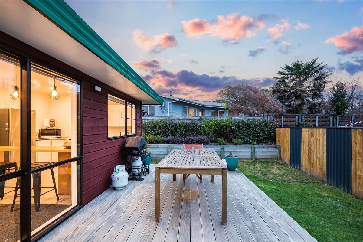 19 Latitude Close, Whitby, Porirua - Carousel 28