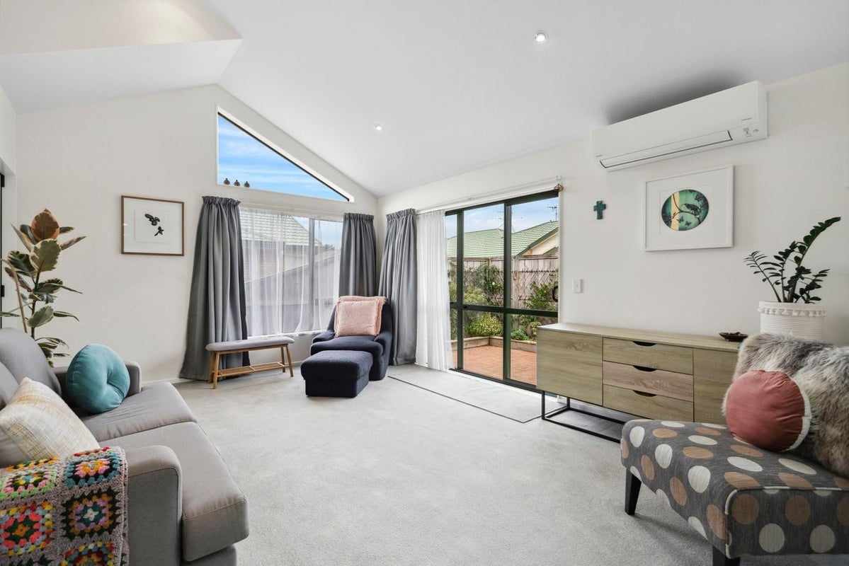 22/3 Byron Street, Miramar, Wellington - Carousel 1
