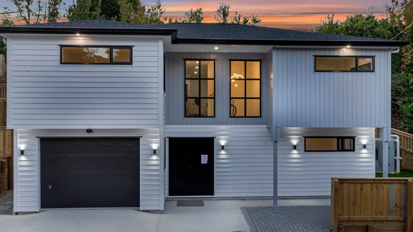 8A South Lynn Road, Titirangi, Auckland - Carousel 1