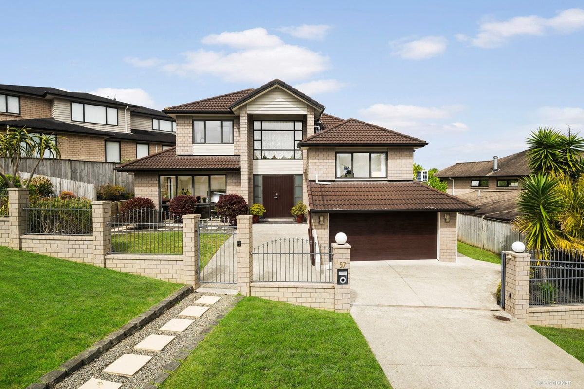 57 Travis View Drive, Fairview Heights, Auckland - Carousel 2