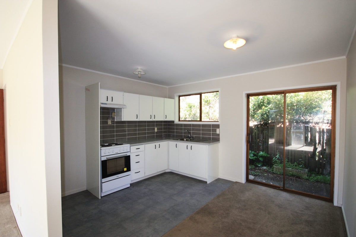 2/64 Buckley Road, Epsom, Auckland - Carousel 1