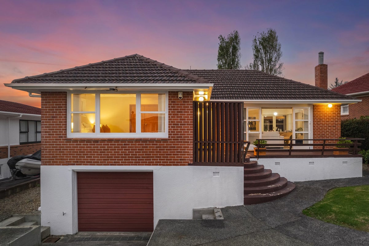 21 Lynbrooke Avenue, Blockhouse Bay, Auckland - Carousel 1