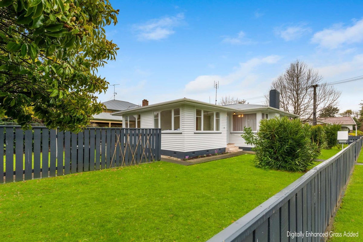 23 Willis Street, Whanganui East, Whanganui - Carousel 1
