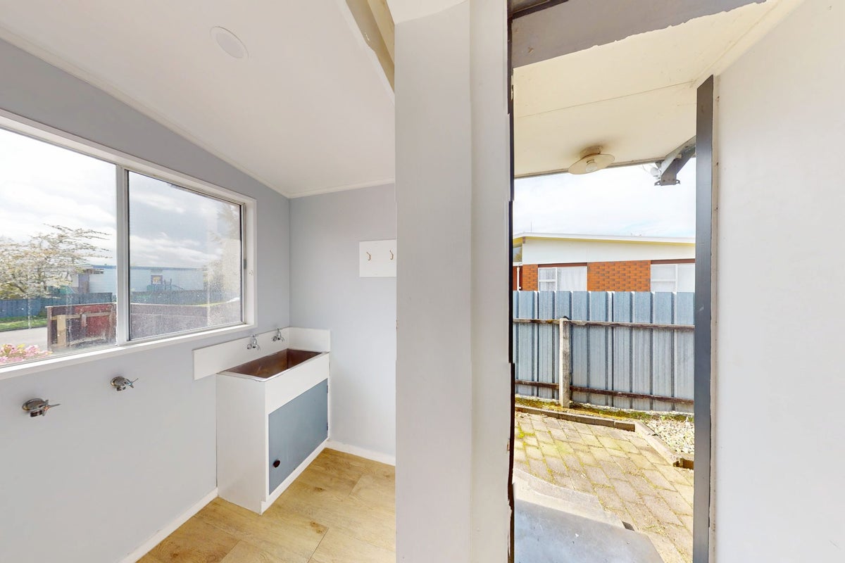 1 Wyndham Street, Awapuni, Palmerston North - Carousel 15