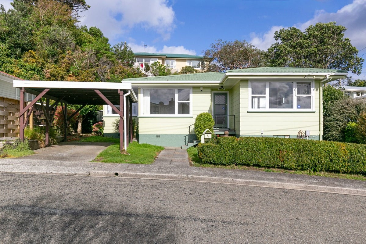 4 Beverley Grove, Paparangi, Wellington - Carousel 2