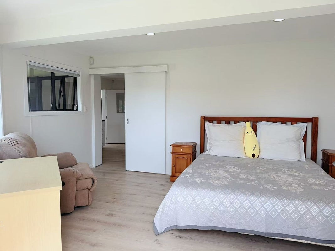 5 Currey Crescent, Milford, Auckland - Carousel 2