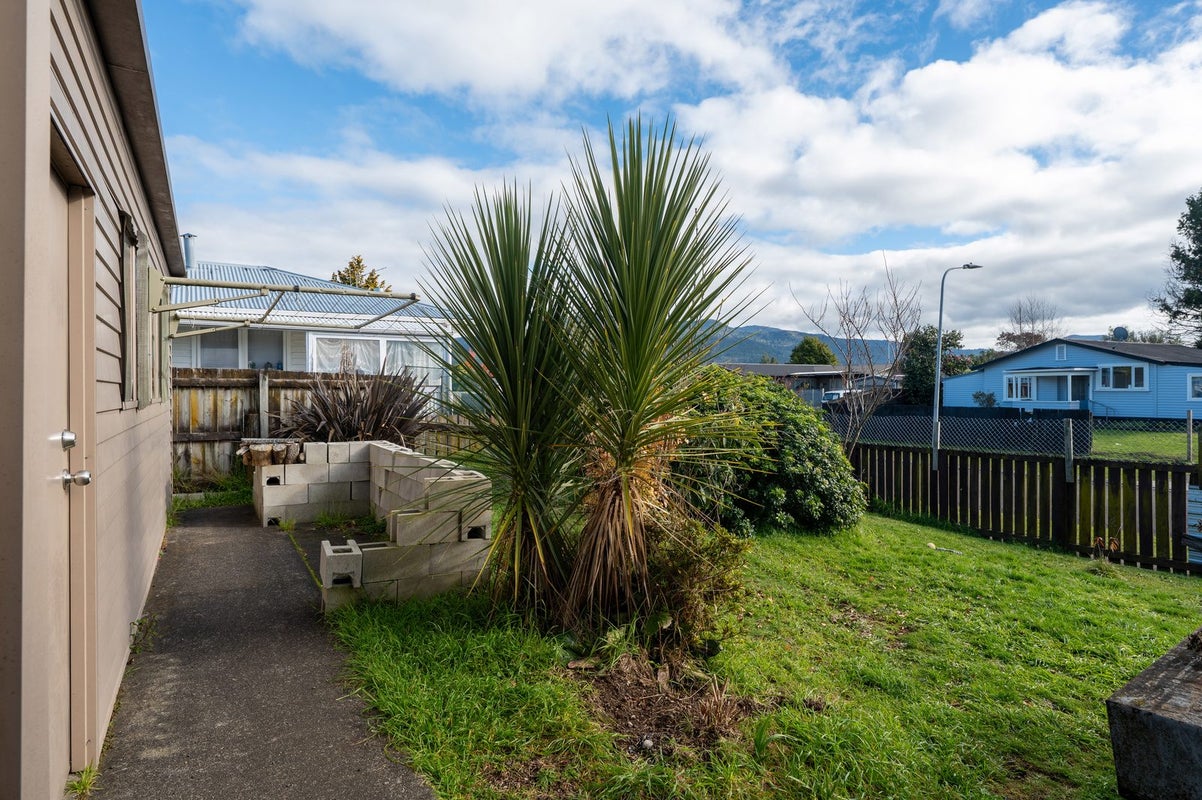 27 Te Rangitautahanga Road, Turangi, Turangi - Carousel 20