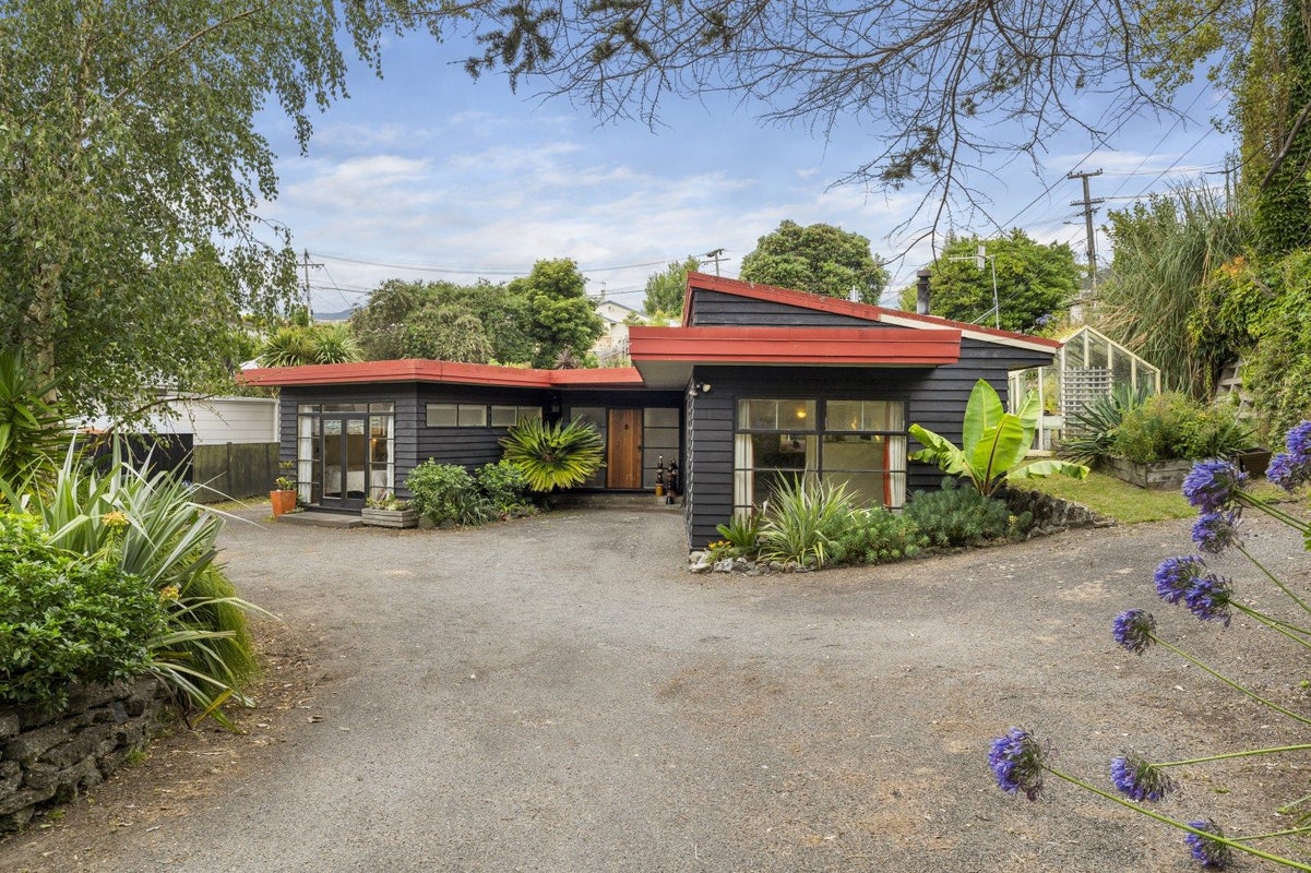51 Poplar Avenue, Raumati South, Paraparaumu - Carousel 1