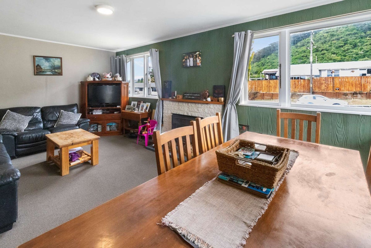 11 Matuku Street, Selwyn Heights, Rotorua - Carousel 2