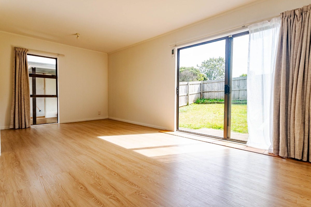 1/165 Abbotts Way, Remuera, Auckland - Carousel 2