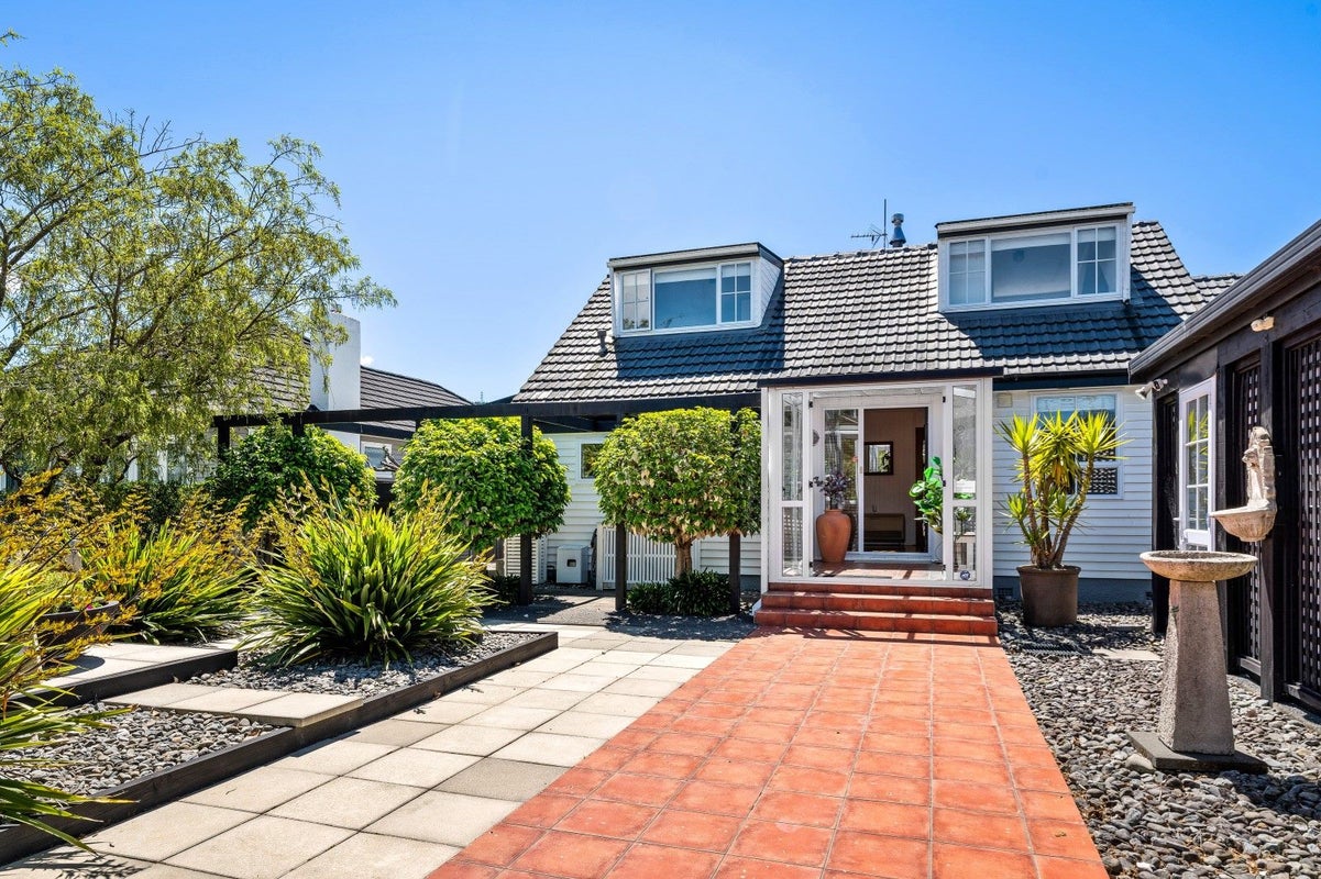 9 Oak Street, Ebdentown, Upper Hutt - Carousel 2