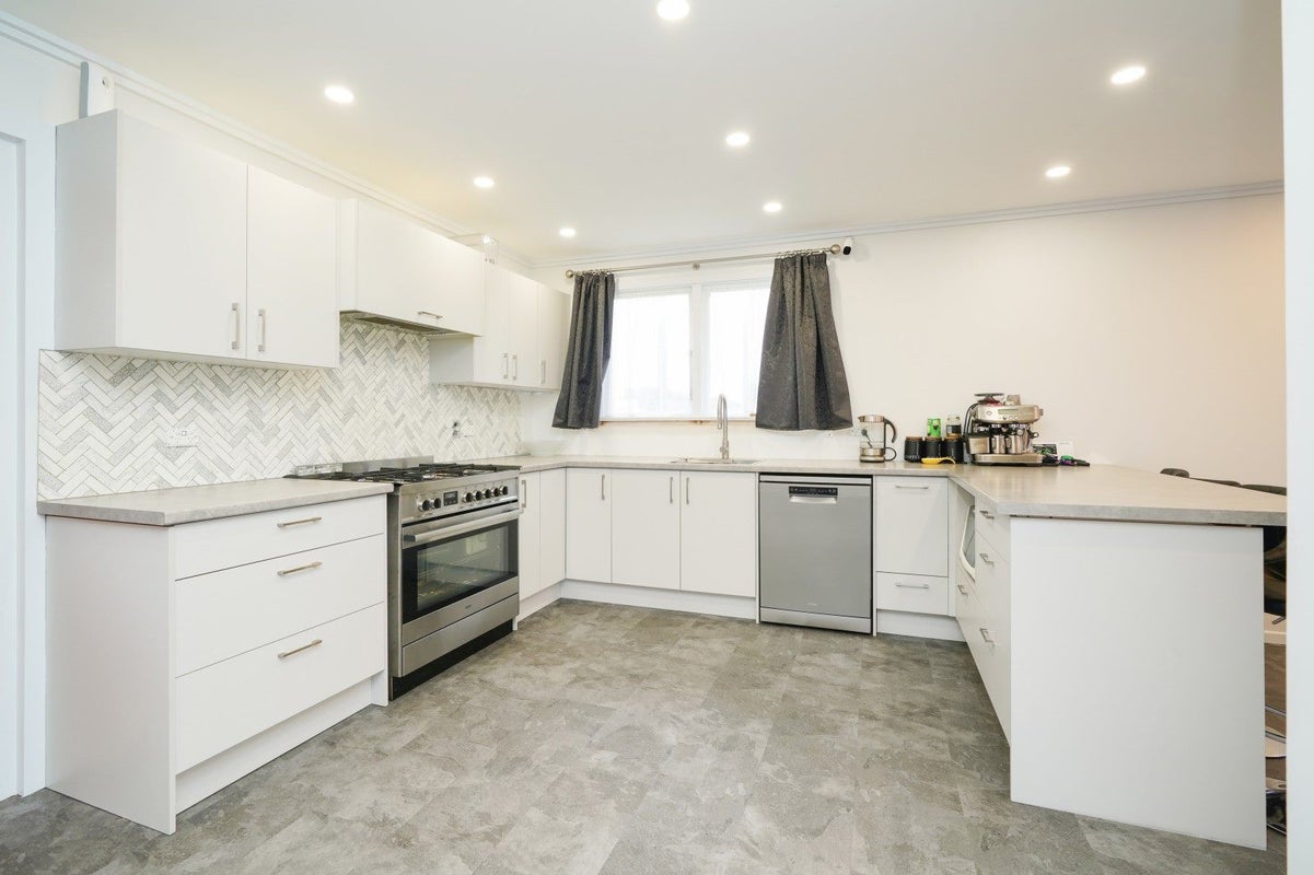 15 Stapleton Street, Kingswell, Invercargill - Carousel 2