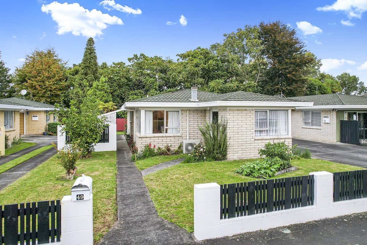 49 Rimu Street, Maeroa, Hamilton - Carousel 2