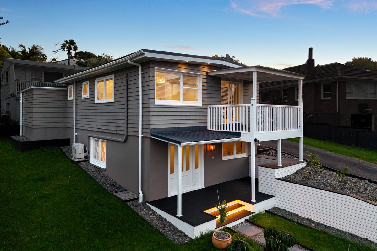 3/19 Bishopgate Street, Birkdale, Auckland - Carousel 1