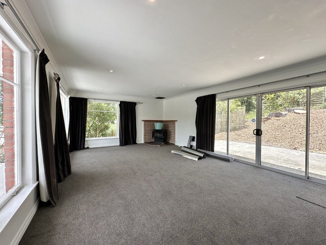 119 Stokes Valley Road, Stokes Valley, Lower Hutt - Carousel 1