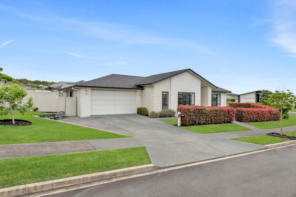 1 Motukaraka Drive, Beachlands, Auckland - Carousel 2