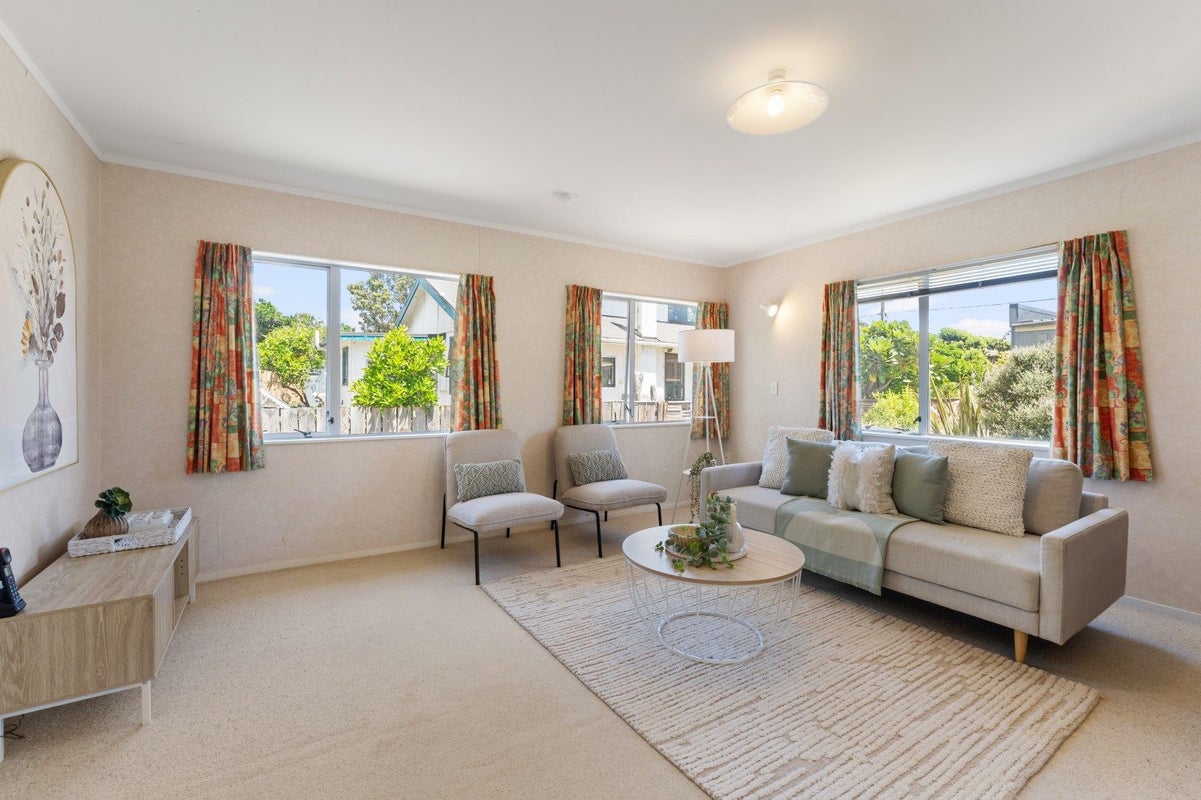 37A The Esplanade, Raumati South, Paraparaumu - Carousel 2