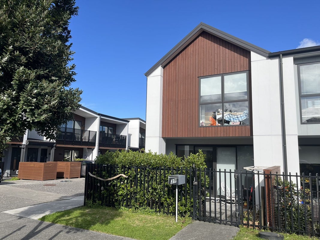 31 Gateway Avenue, Beachlands, Auckland - Carousel 1