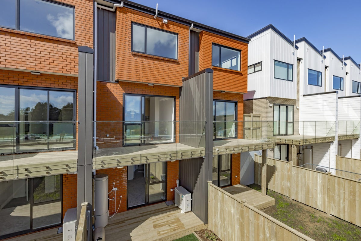 21 Rana Road, Flat Bush, Auckland - Carousel 14