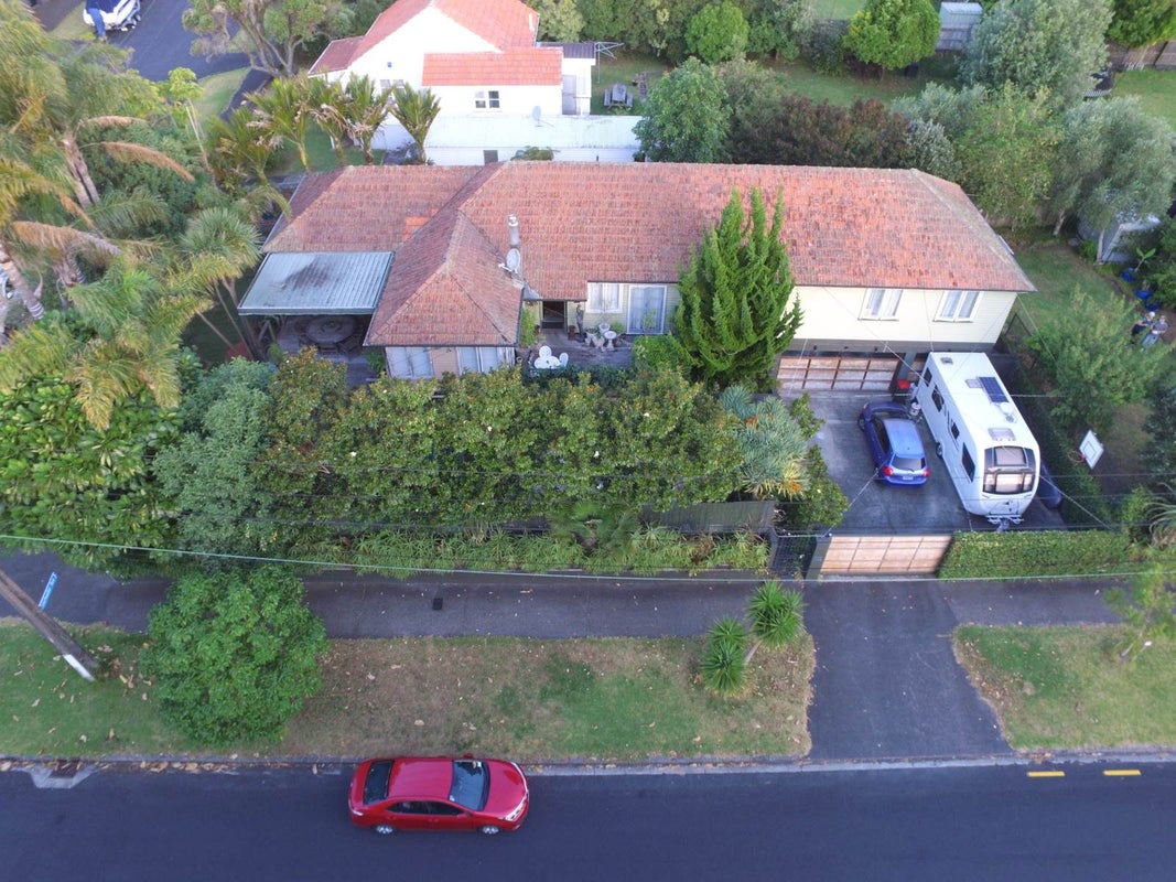 1 Colchester Avenue, Glendowie, Auckland - Carousel 1