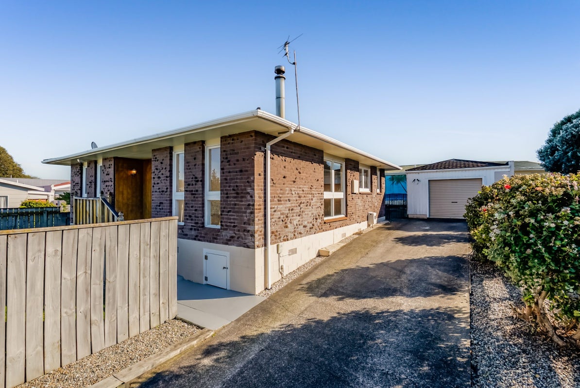 7 Oleander Place, Bell Block, New Plymouth - Carousel 2