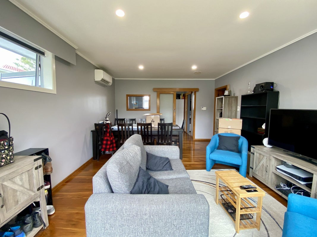2/56 Royal View Road, Te Atatu South, Auckland - Carousel 2