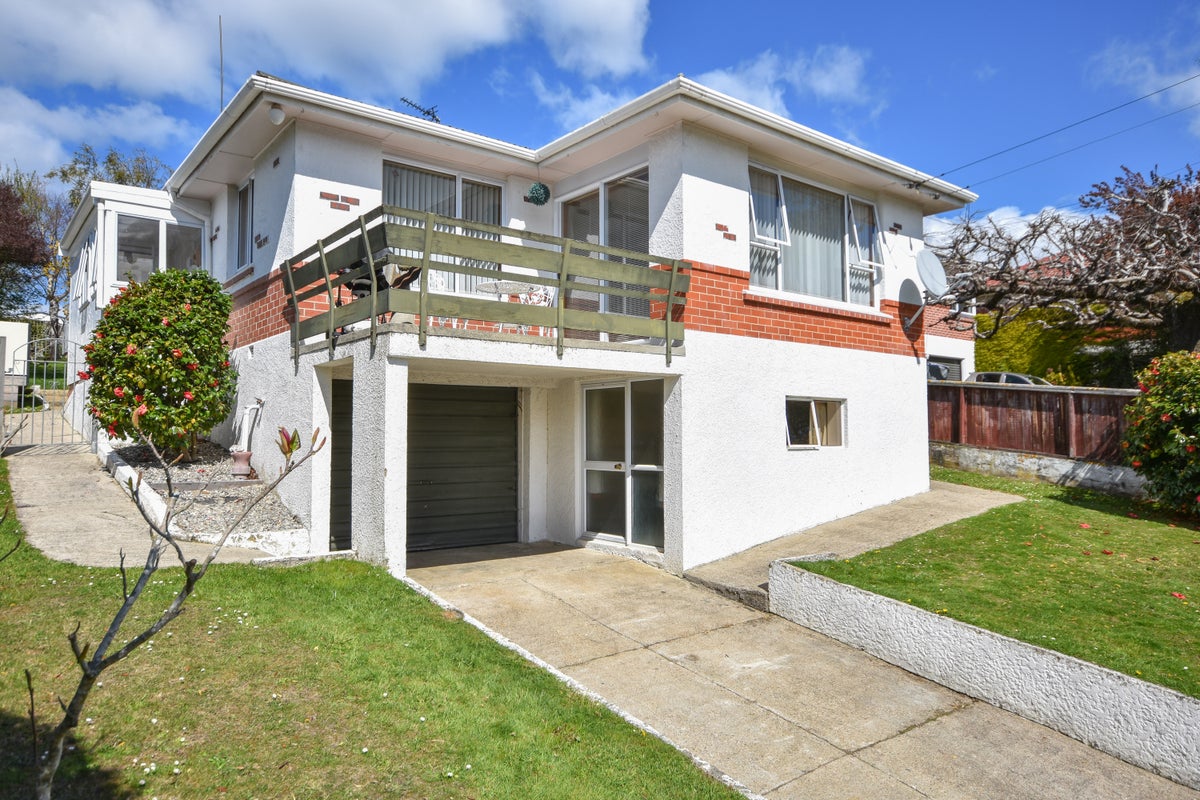 14 Martin Road, Fairfield, Dunedin - Carousel 1