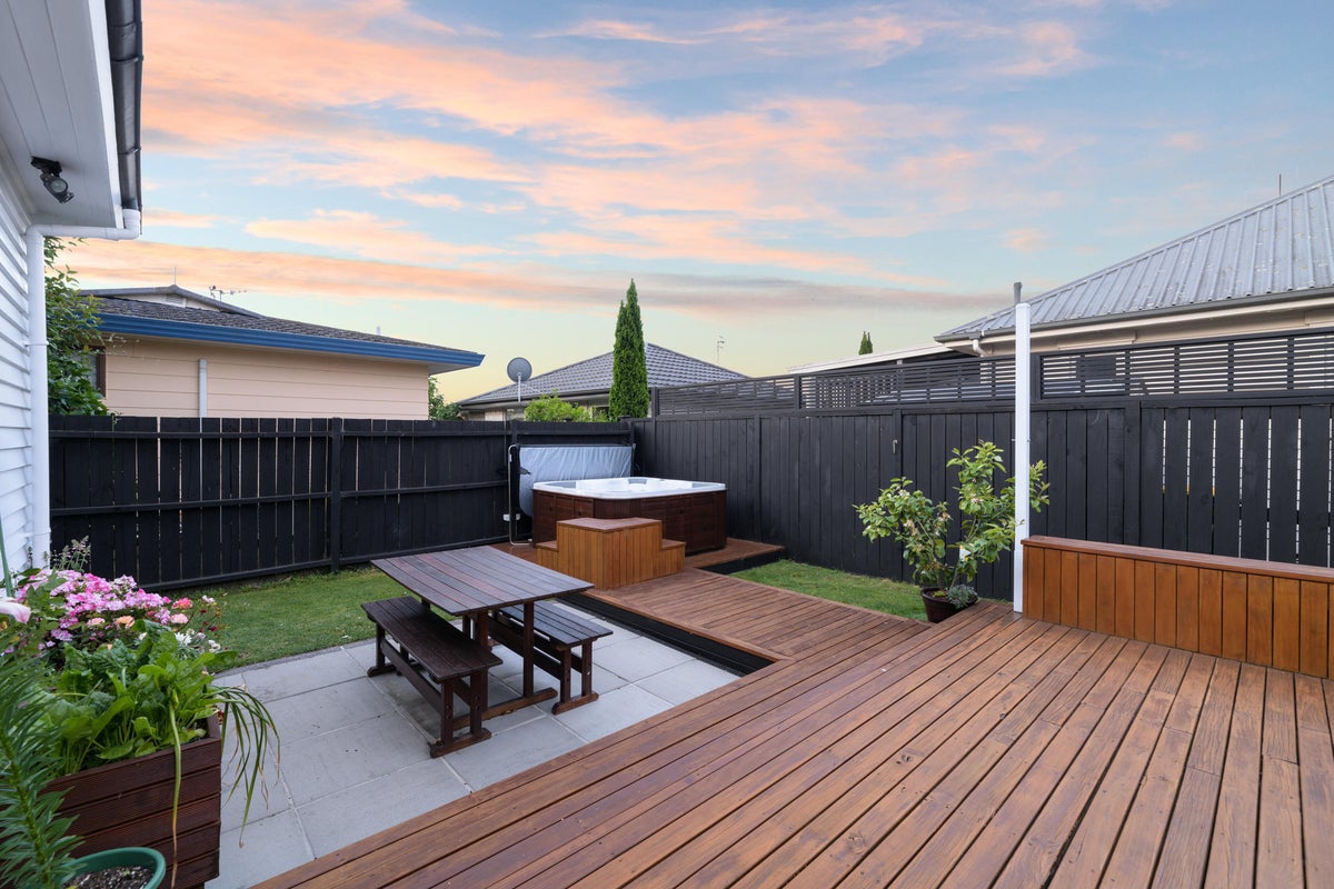 15 Bernard Street, Tauranga South, Tauranga - Carousel 1