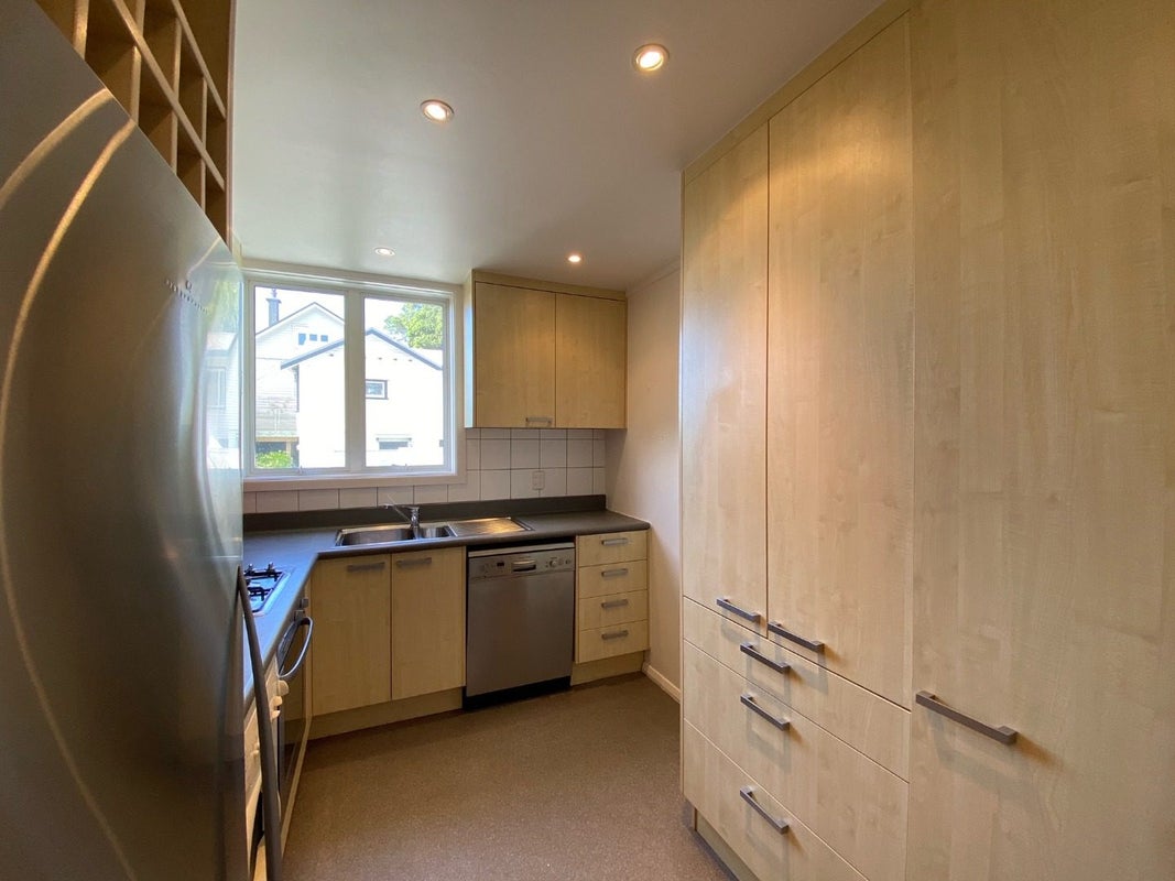 4/2 Brooklyn Terrace, Brooklyn, Wellington - Carousel 2