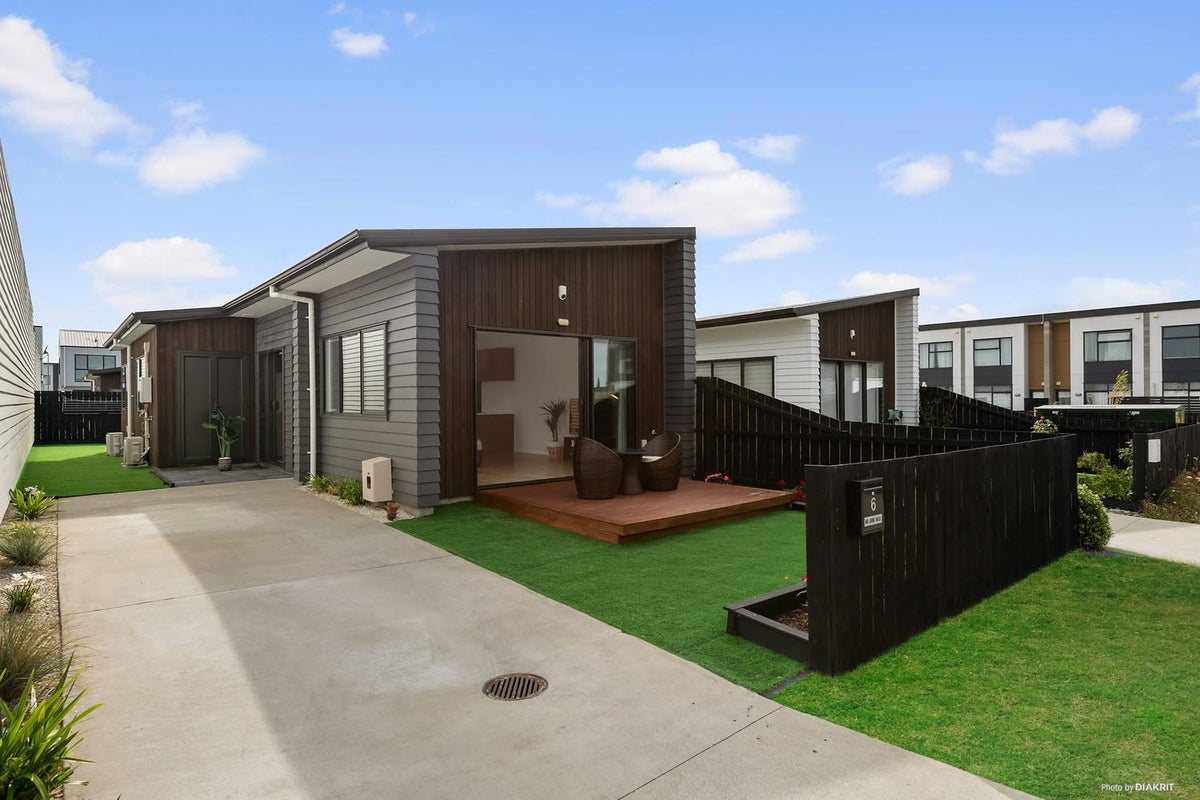 6 Beardmore Lane, Papakura, Papakura - Carousel 2