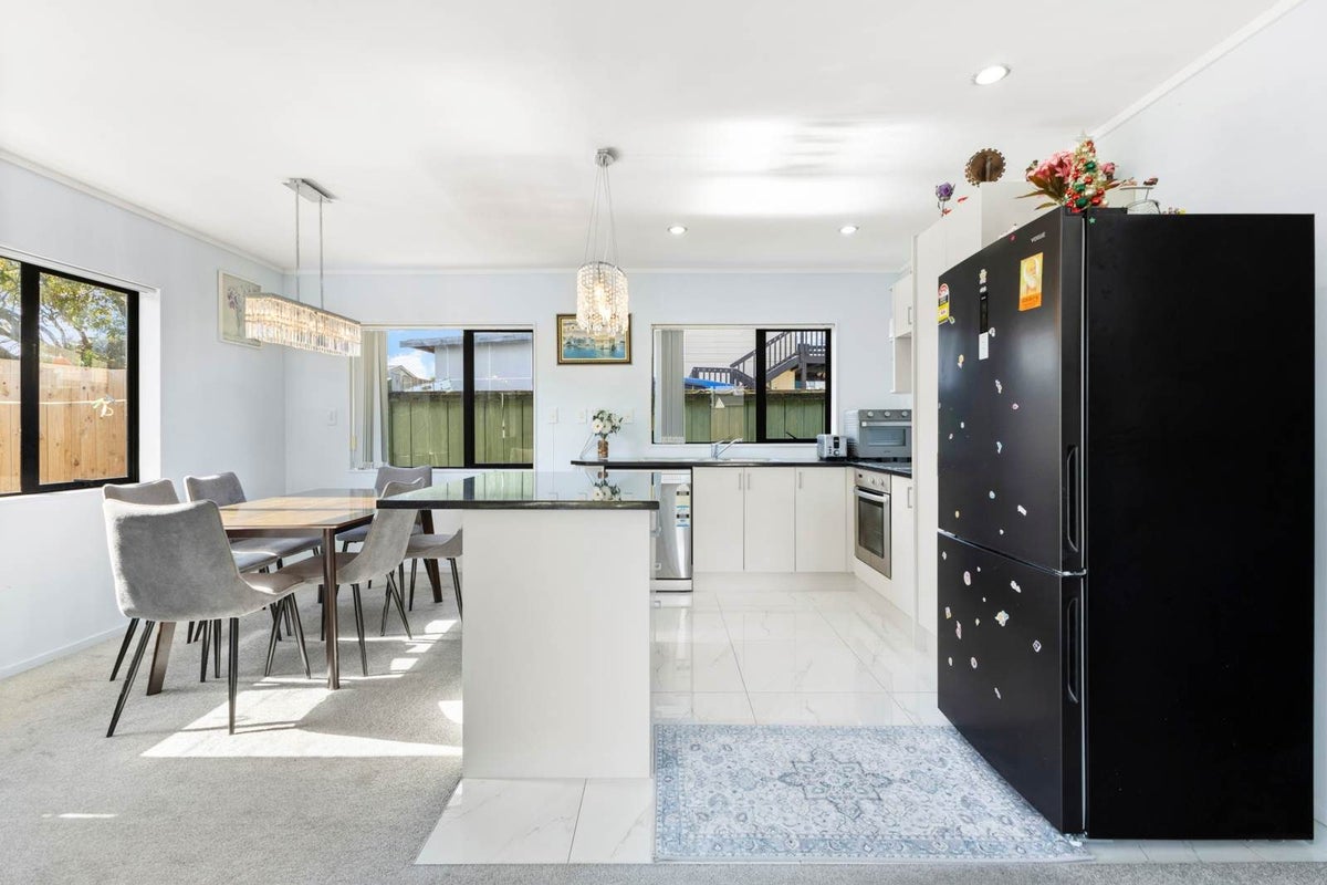 72A Kimpton Road, Papatoetoe, Auckland - Carousel 1