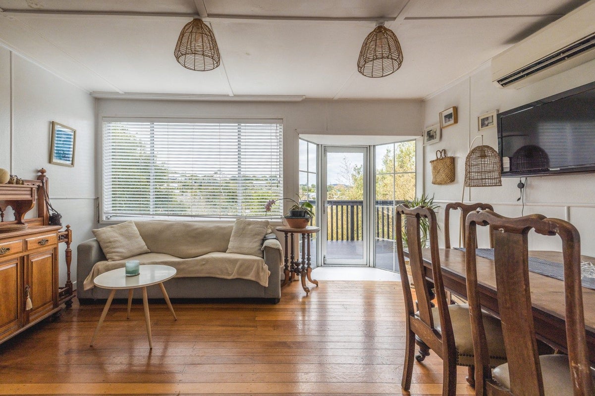 22 Lannan Road, Surfdale, Waiheke Island - Carousel 1
