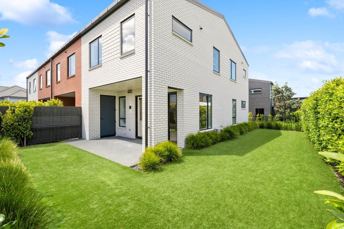 4D Treasury Place, Onehunga, Auckland - Carousel 1