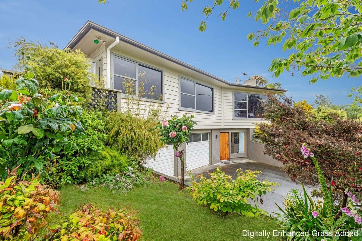 38 Winston Avenue, Hokowhitu, Palmerston North - Carousel 1