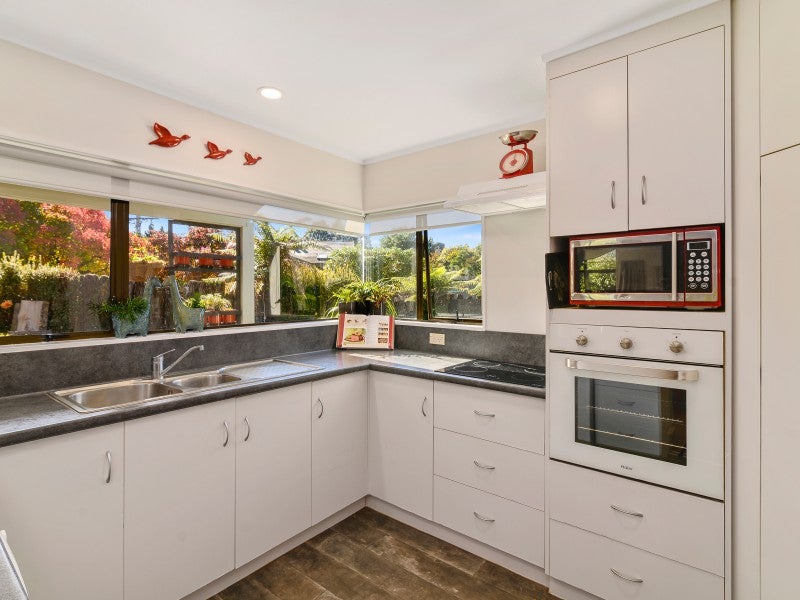 74A Grand Vue Road, Kawaha Point, Rotorua - Carousel 2