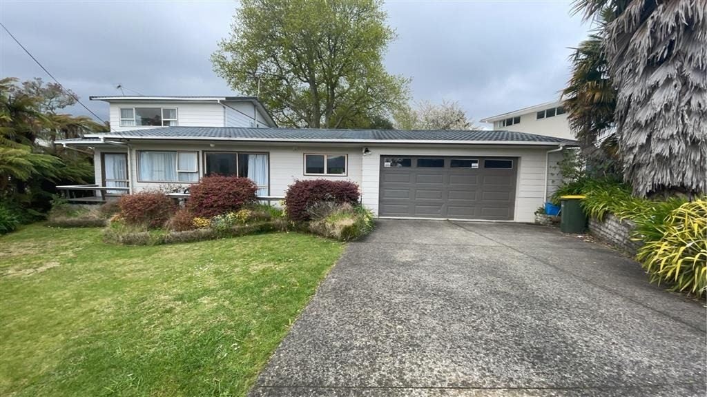 16 Utuhina Road, Springfield, Rotorua - Carousel 1