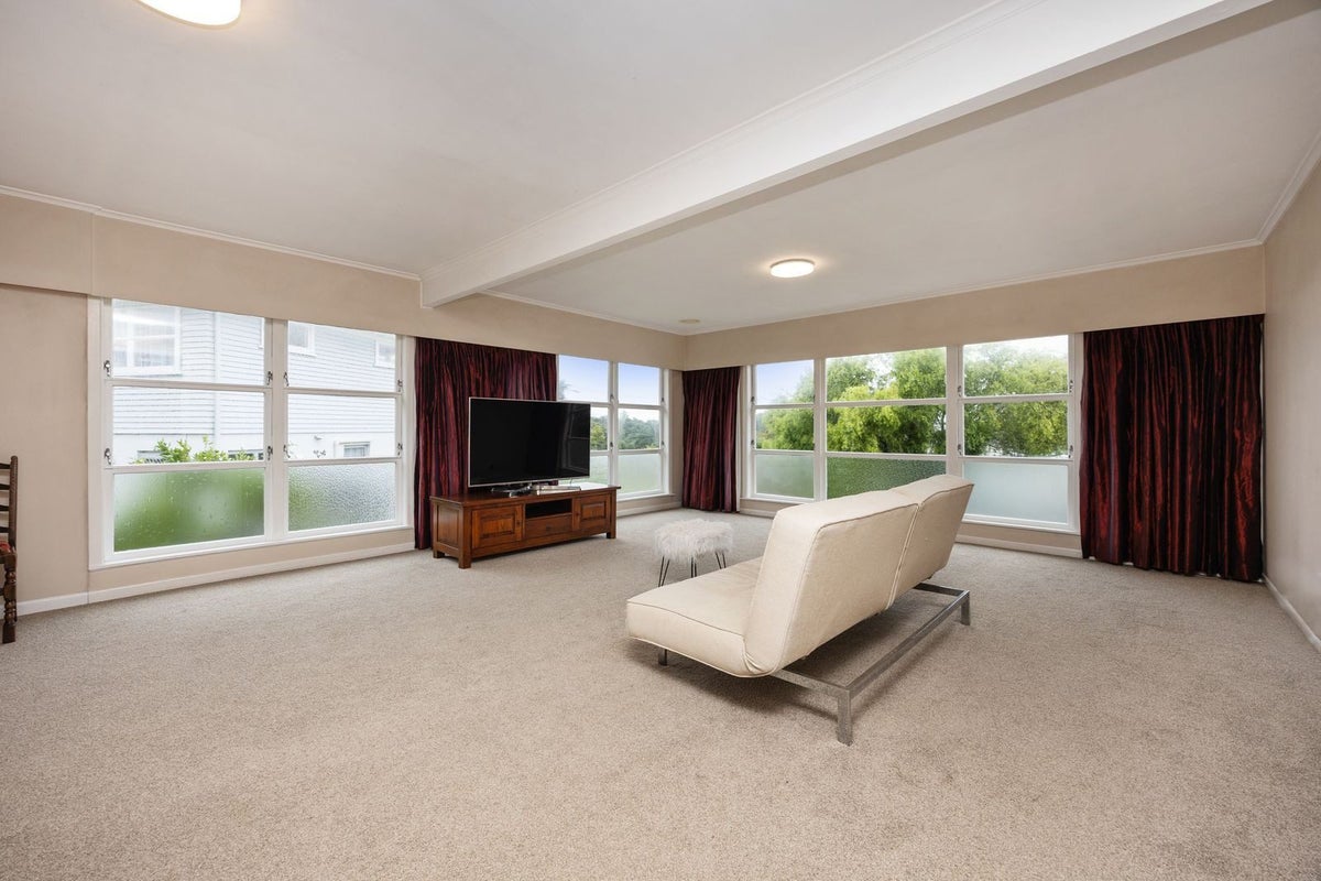13 Park Hill Road, Birkenhead, Auckland - Carousel 2