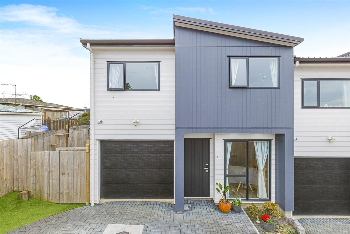14D Medina Place, Half Moon Bay, Auckland - Carousel 1