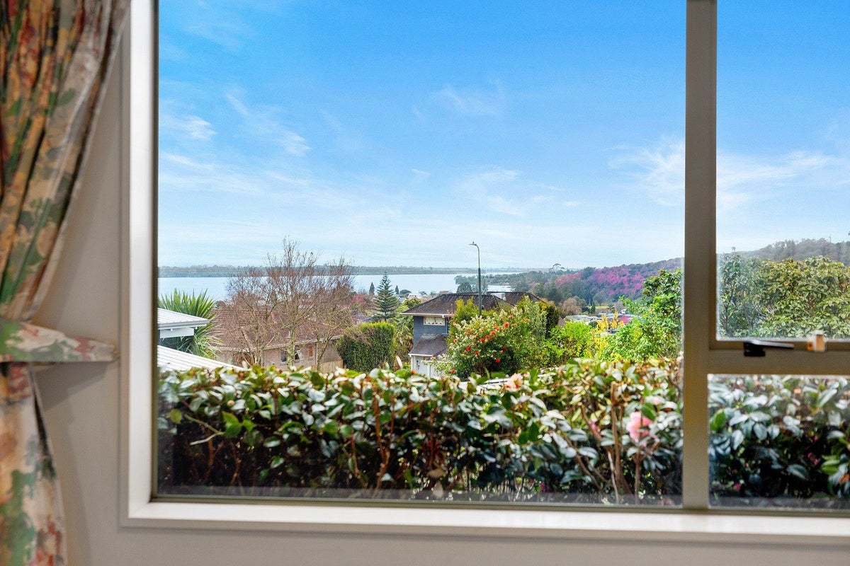 10 Homestead Place, Welcome Bay, Tauranga - Carousel 2
