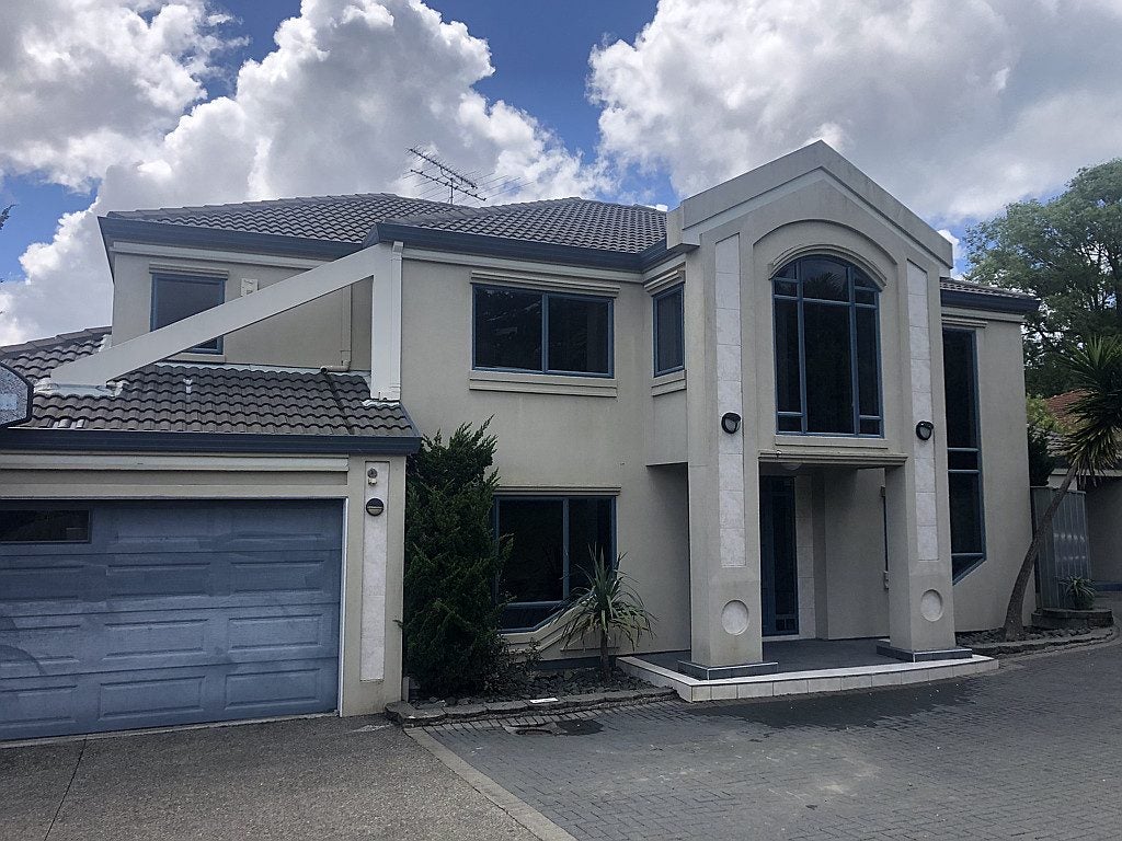 11 Ian Marwick Place, Birkenhead, Auckland - Carousel 1