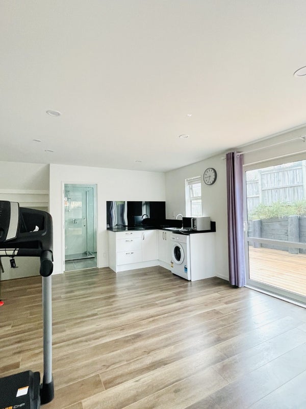 64A Beach Road, Mellons Bay, Auckland - Carousel 1