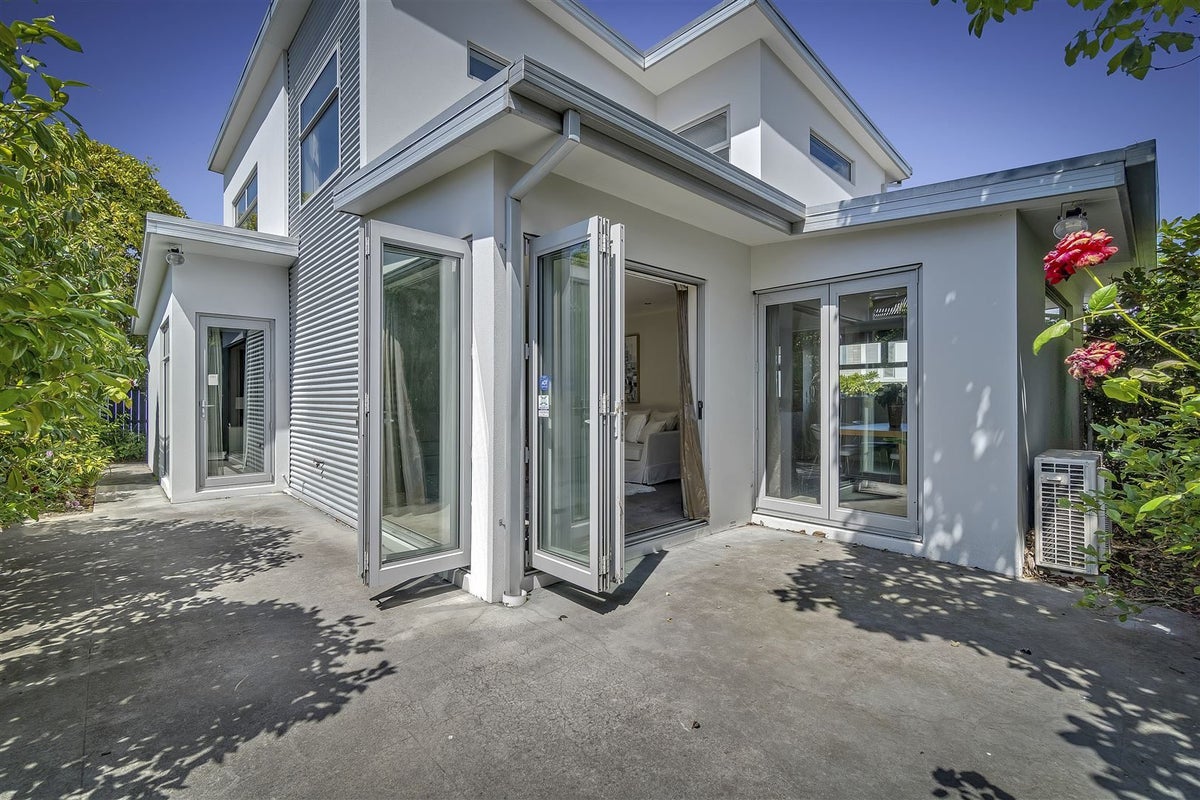 29 Clare Road, St Albans, Christchurch - Carousel 1