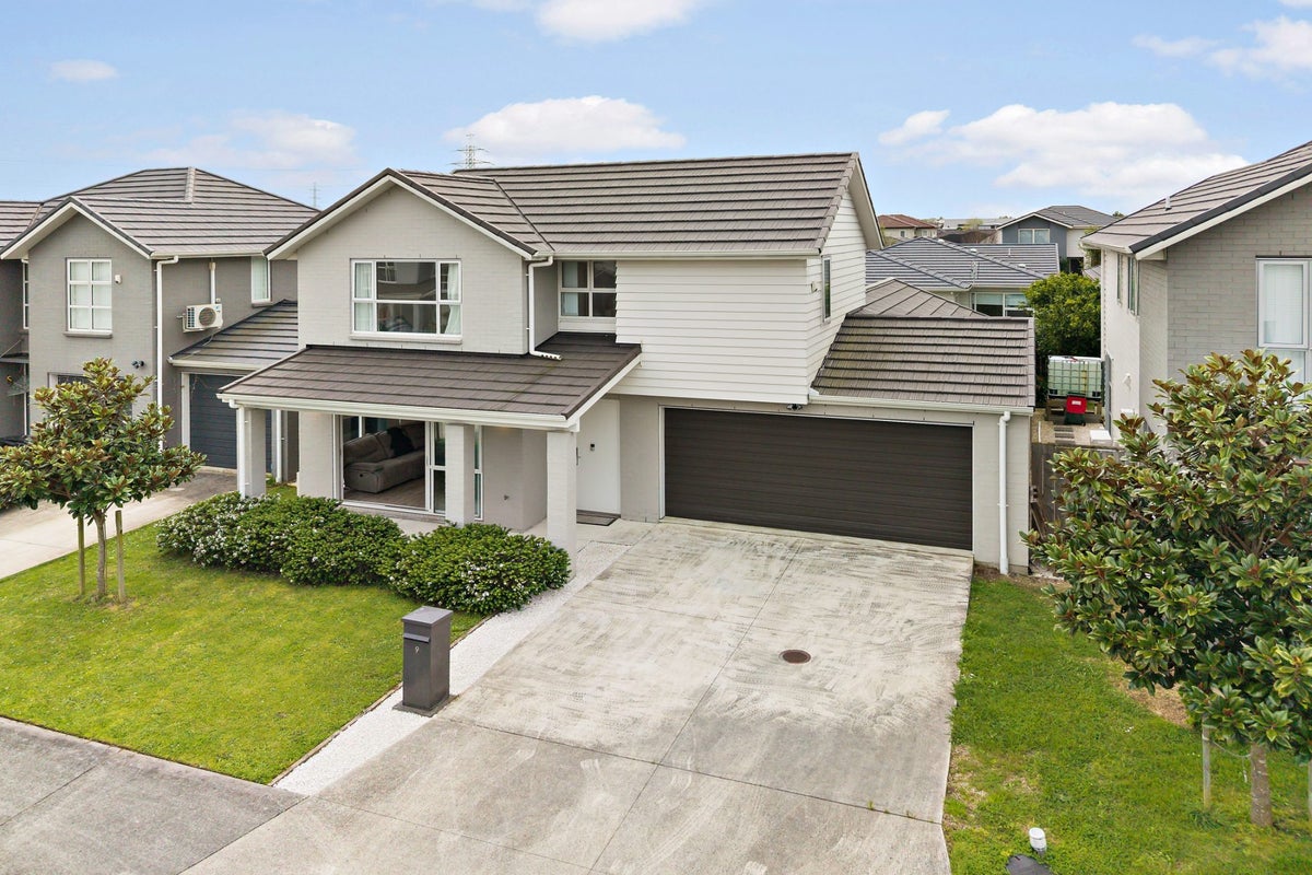 9 Flight Place, Takanini, Papakura, Auckland - Carousel 1