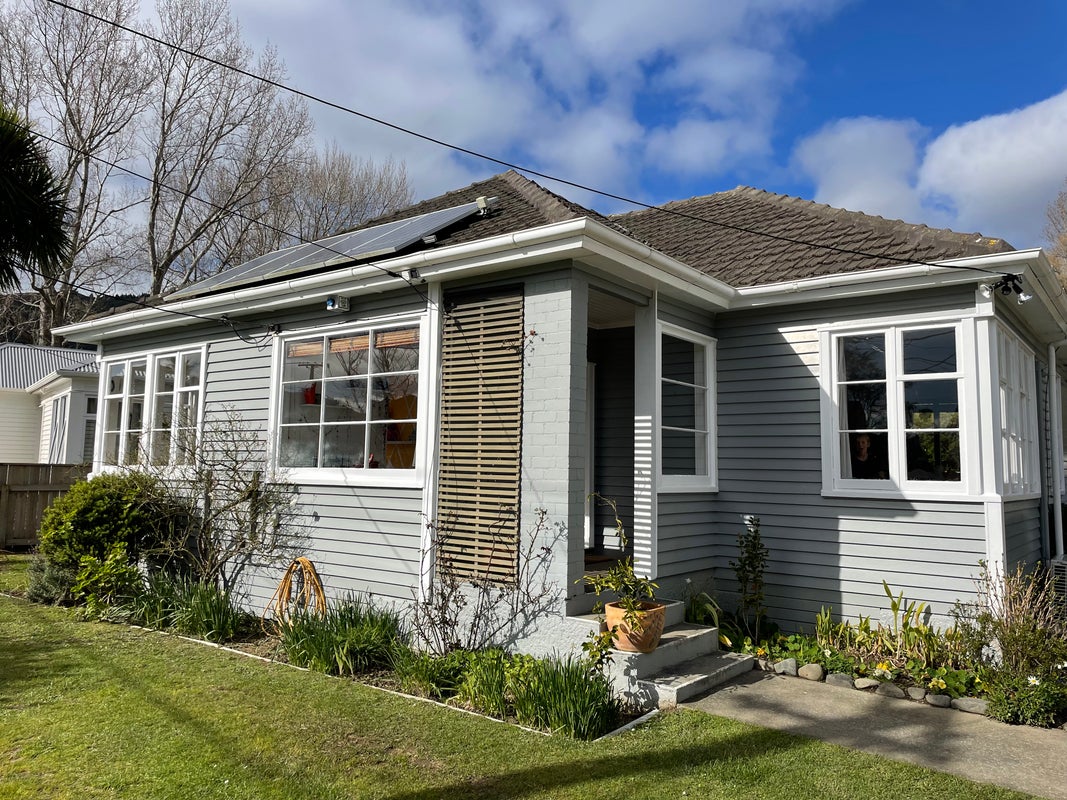80 Waddington Drive, Naenae, Lower Hutt - Carousel 1